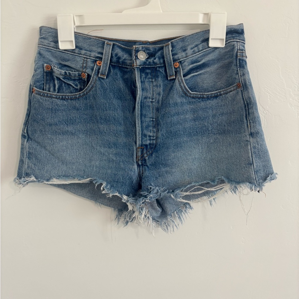 Levi’s 501 High Rise Cutoff Shorts | Size 28